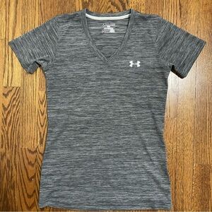 **4/$12** Under Armour Heat Gear V Neck‎ Short Sleeve Athletic Tee Size Small